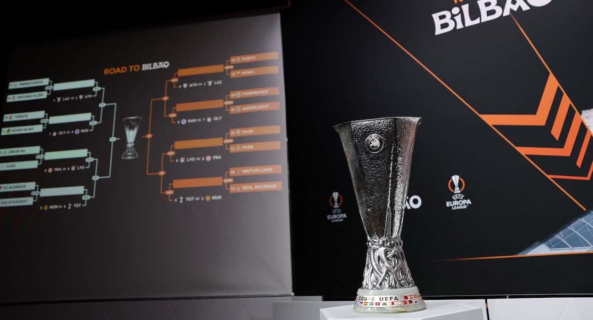 Trofeo de campeón de la Europa League./REUTERS