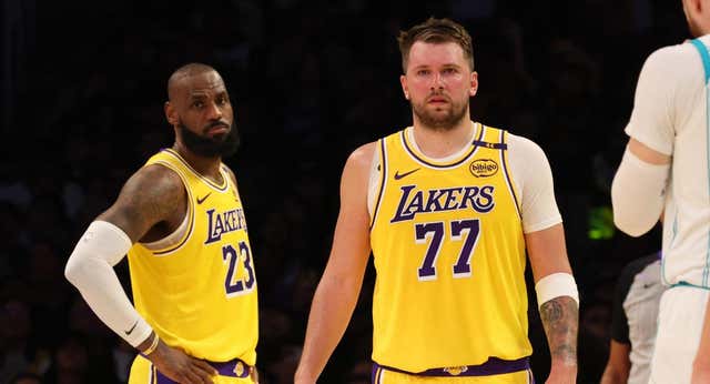 Luka Doncic dispara la voz de alarma con los Lakers: «Me cuesta mucho con las piernas»