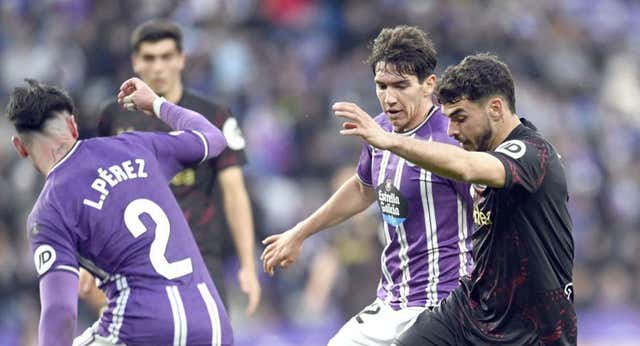 Isaac Romero confía en el futuro de un Sevilla comprometido… y hace un llamamiento a la afición: “El proyecto tiene buena pinta”