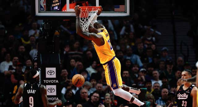 LeBron James y los Lakers, sin Doncic, recuperan la sonrisa