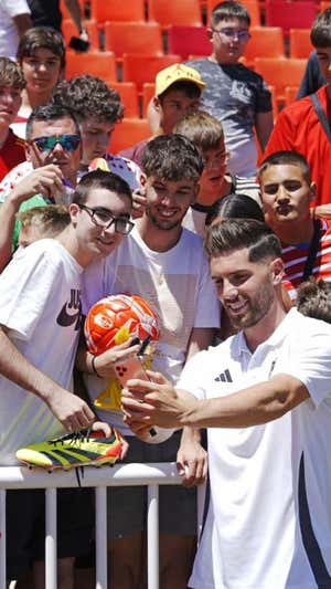 Luca Zidane, en su presentación en Granada.  El Ideal