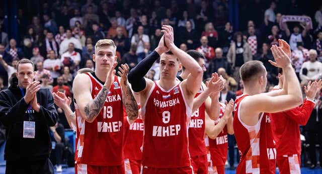 15 minutos de tensión, 450 kilómetros de distancia, un triple sobre la bocina… y cómo la derrota de la Croacia de Mario Hezonja provocó la fiesta de Dzanan Musa con Bosnia