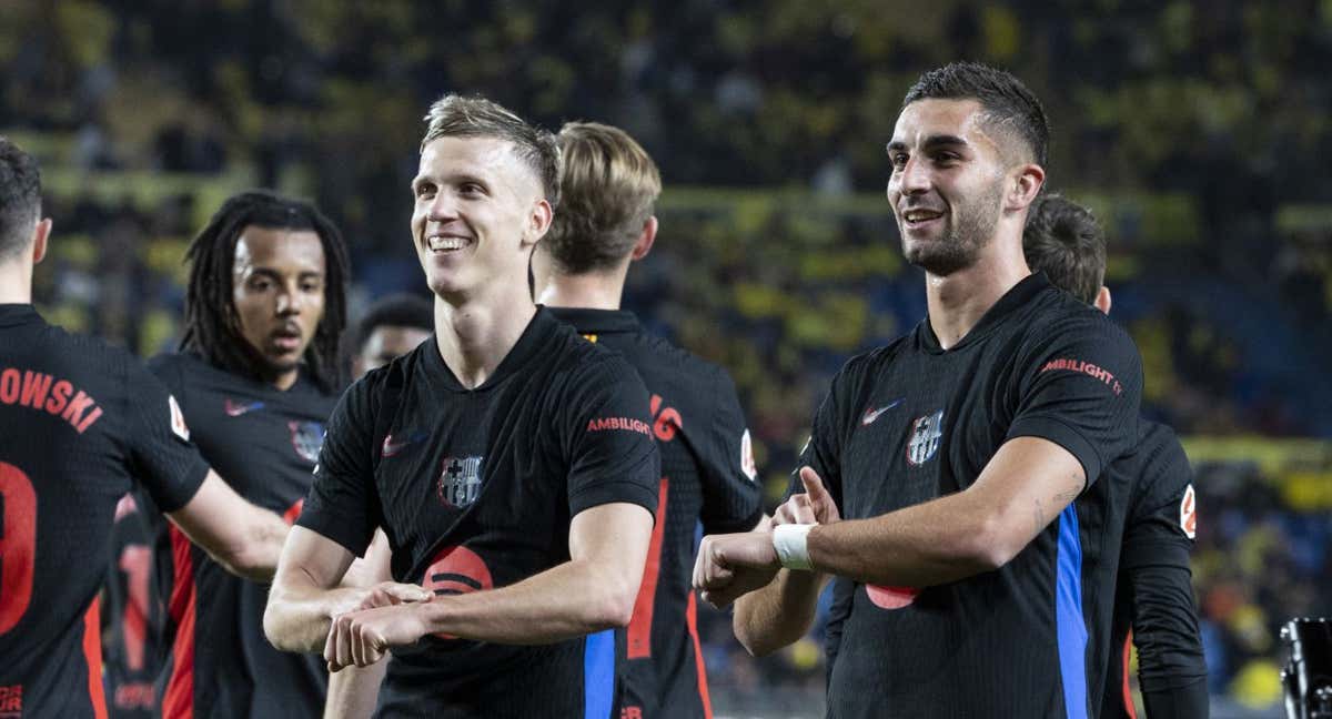 Dani Olmo y Ferran Torres, en una de las celebraciones después del 0-2 del FC Barcelona. /EFE