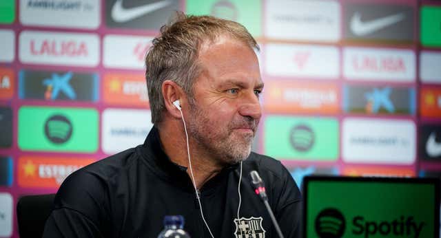 Hansi Flick responde a Javier Tebas: “Me sorprende lo que pasa en España y en el club”