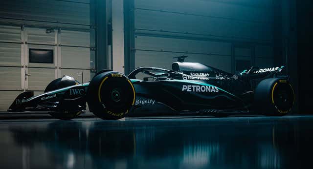 Mercedes presenta su primer coche post Lewis Hamilton