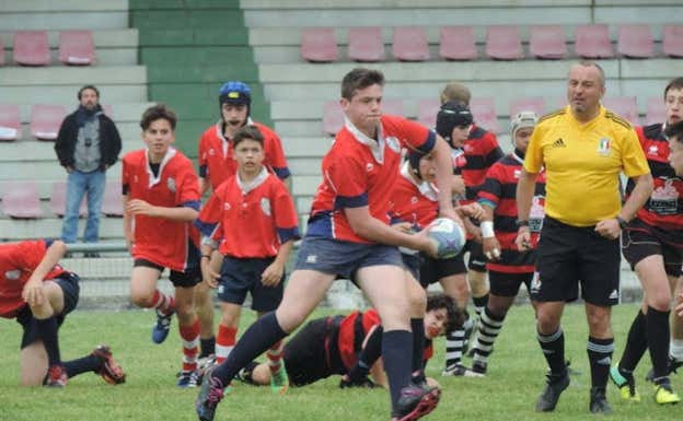 Olly en categorías inferiores.  CUS Genova Rugby
