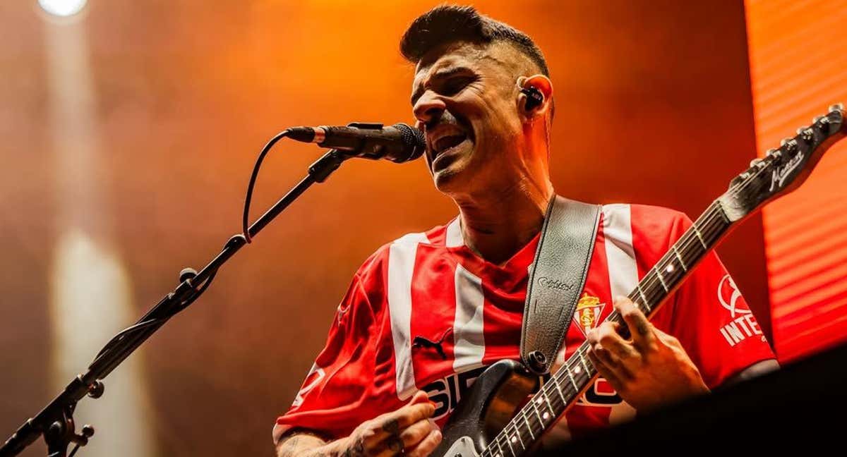 Álvaro Benito, en un concierto en Gijón./REAL SPORTING