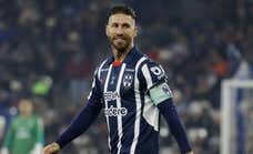 A Sergio Ramos le basta un partido para hacerse fundamental y que Monterrey le eche de menos en la derrota