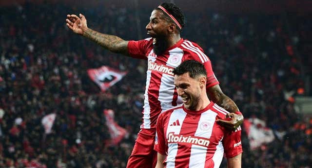 Mendilibar, más cerca de un nuevo título: el Olympiacos borra al AEK y roza la final de Copa