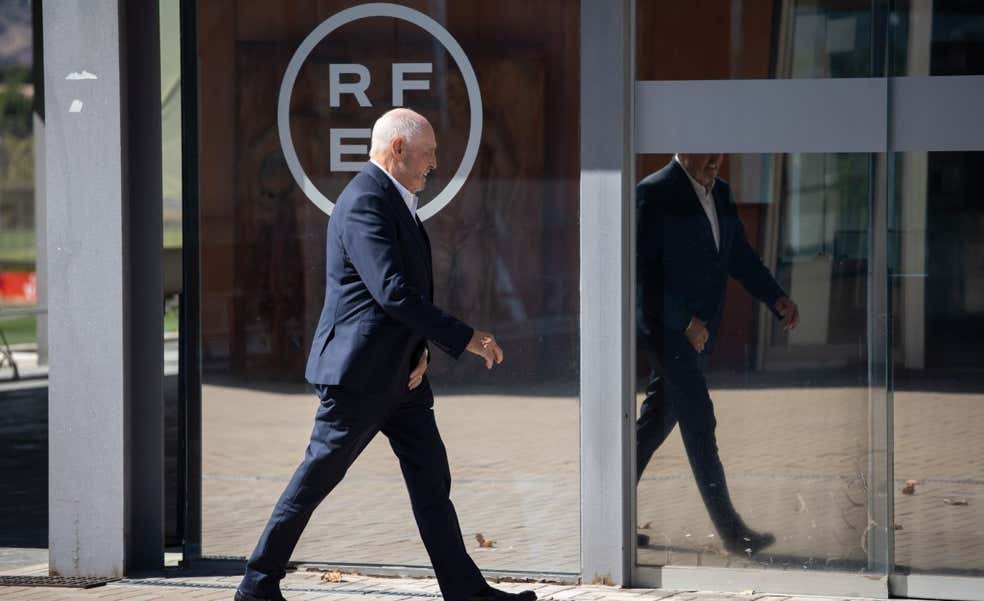 Soteras sigue acorralado en su propia casa: el juicio por Paquita Linares, la puntilla de la Generalitat y los WhatsApps de Rubiales