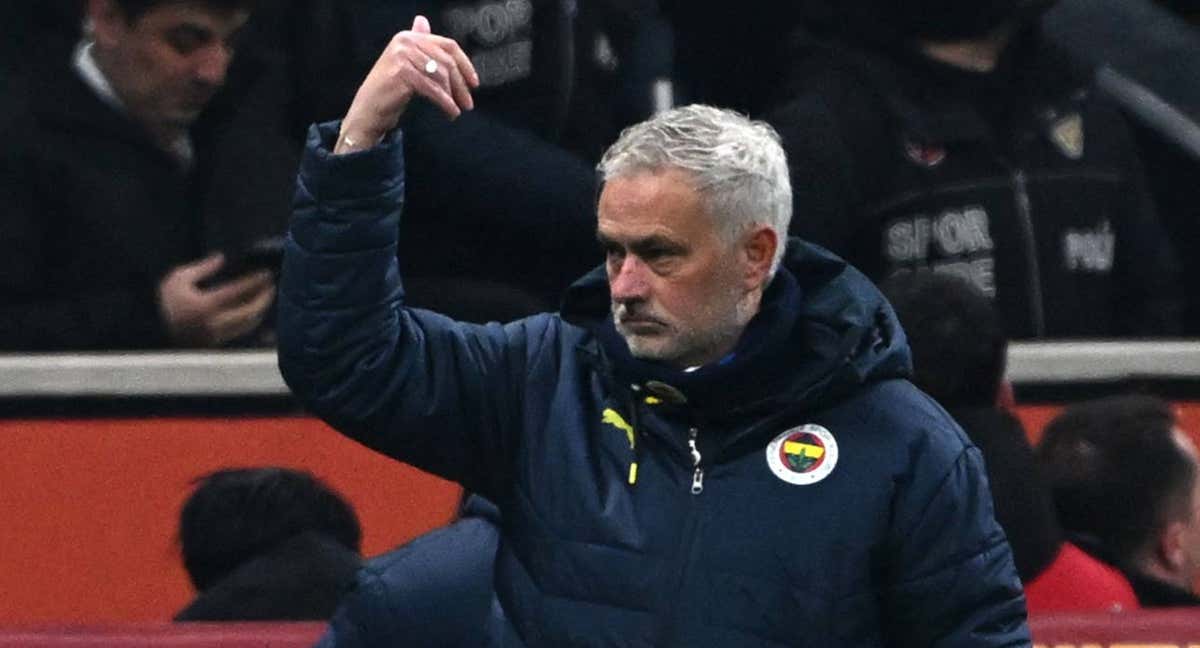 Jose Mourinho, entrenador del Fenerbahce./REUTERS