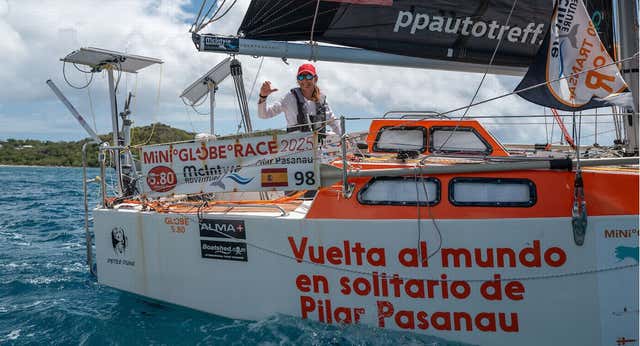 Un crowdfunding para dar la vuelta al mundo en un minivelero