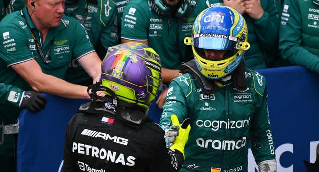 Lewis Hamilton recuerda en qué se parece (y en qué se diferencia) a Fernando Alonso: “No me puedes comparar con otro piloto de 40”