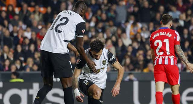 Corberán mantiene su apuesta por Umar Sadiq pese a los siete goles de Hugo Duro