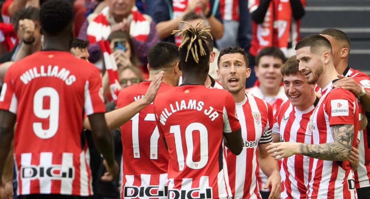 Los jugadores rojiblancos celebran uno de los goles ante el Valladolid./Athletic Club