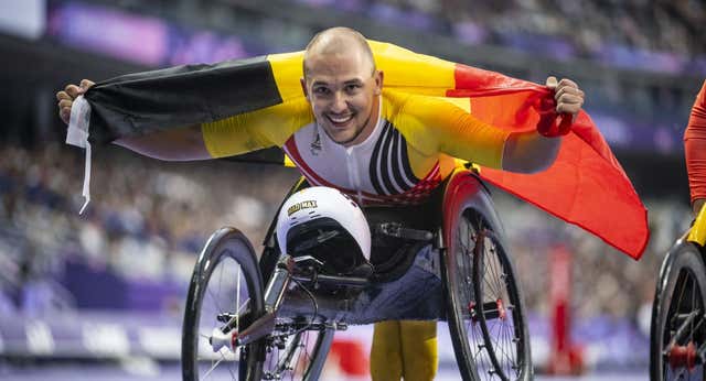 ¿Fraude paralímpico? Acusan a Maxime Carabin de exagerar su discapacidad: «No hay razón para que esté en silla de ruedas»