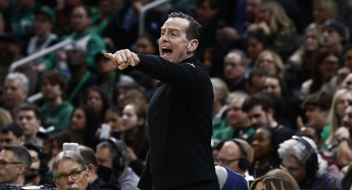 Kenny Atkinson, técnico español de los Cavs.