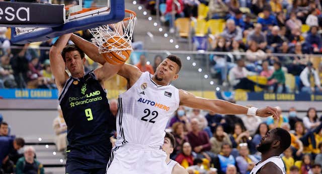 El Real Madrid mantiene el liderato tras arrollar en Gran Canaria
