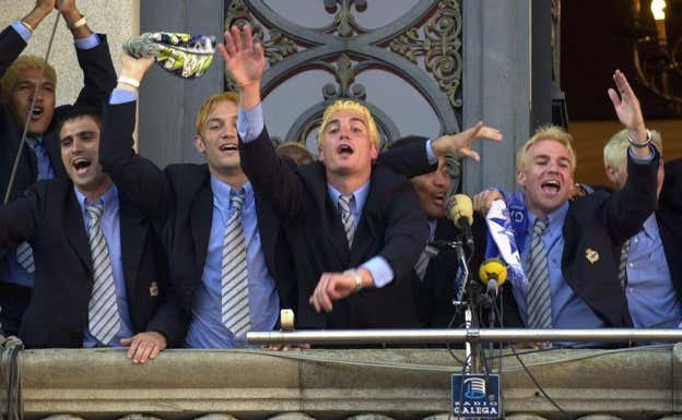 Iván Pérez, derecha, celebra el título de Liga con el Dépor.  ARCHIVO