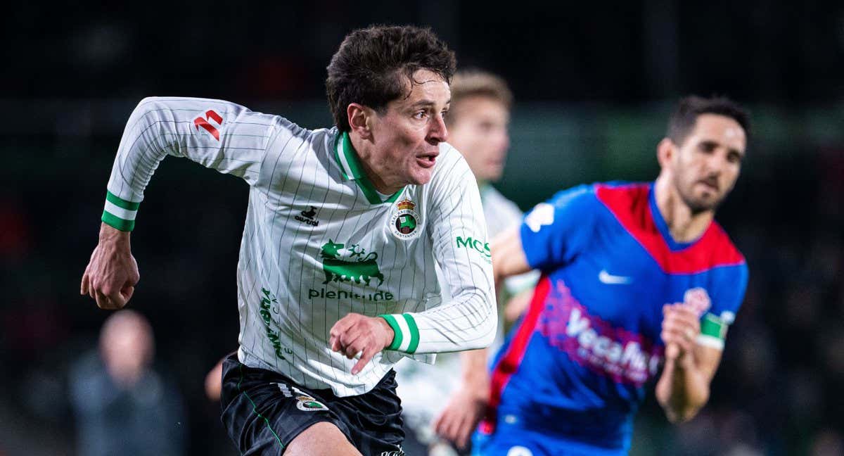 Imagen de la victoria del Racing de Santander sobre el Elche (2-0).