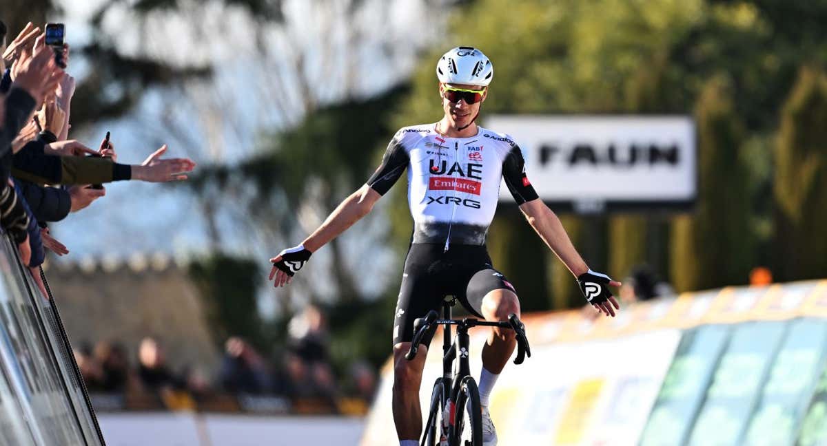 Juan Ayuso celebra en solitario su triunfo en la Faun-Drome./Getty Images