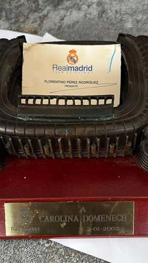 El regalo que le hizo el Madrid con la tarjeta de Florentino Pérez.