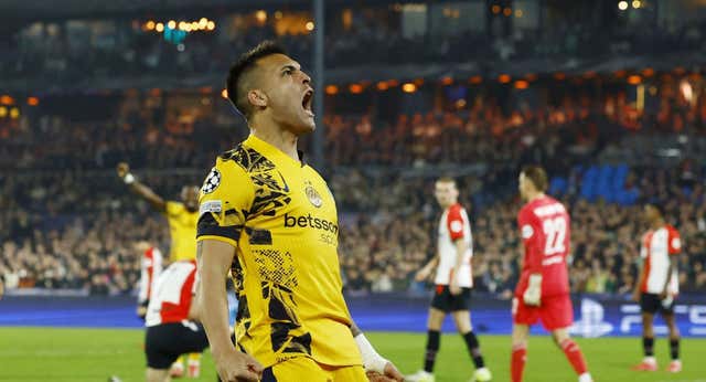 El Inter pone pie y medio en cuartos gracias a Thuram y Lautaro Martínez