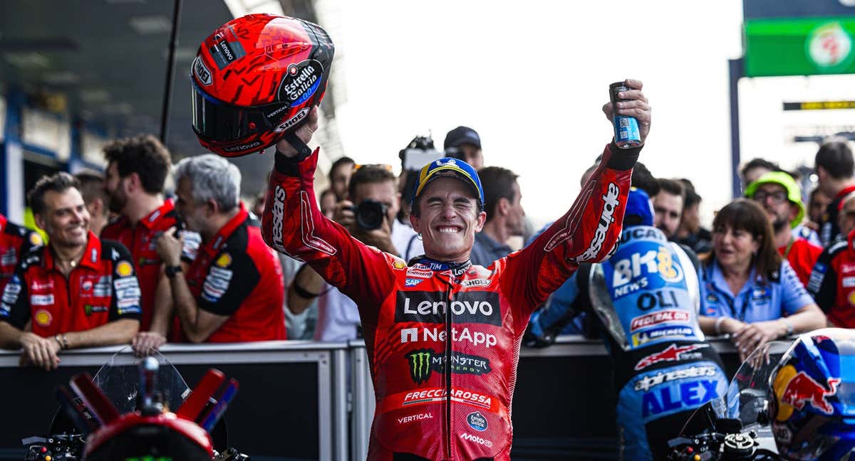 Marc Márquez en el parque cerrado de Buriram.