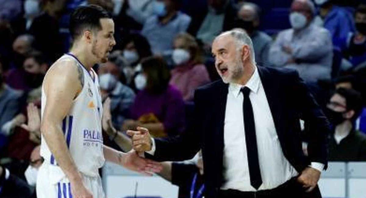 Pablo Laso y Thomas Heurtel durante un partido con el Real Madrid.
