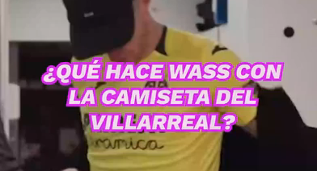 Ojo a las camisetas del Villarreal en el vestuario del Brondby