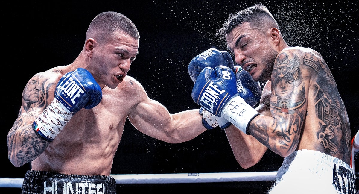 Jokin García y Brian Peláez, durante su primer combate.