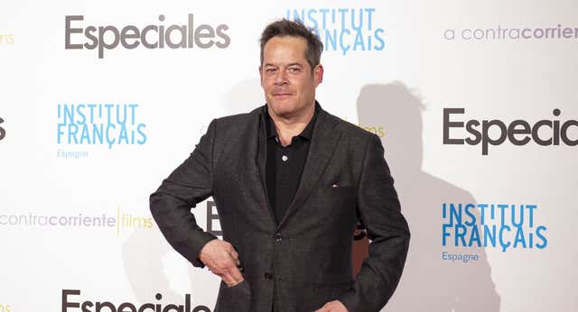 La vida del abuelo Jorge Sanz entre un paracaídas, una moto y una oreja de Oscar: «El sexo es aeróbico, a los 20 años tiene algo deportivo»