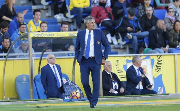 Quique, desde el banquillo del Gran Canaria UD LAS PALMAS