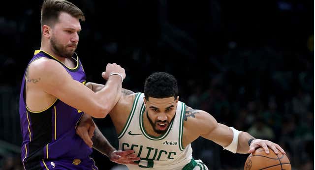 Los Celtics tiran del orgullo del campeón para bajar el suflé de los imparables Lakers de LeBron James y Luka Doncic