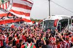 La afición del Athletic se moviliza en busca de la remontada