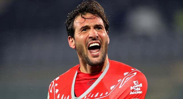 Diez partidos de sanción a Franco ‘Mudo’ Vázquez por insultos racistas en la Serie B italiana