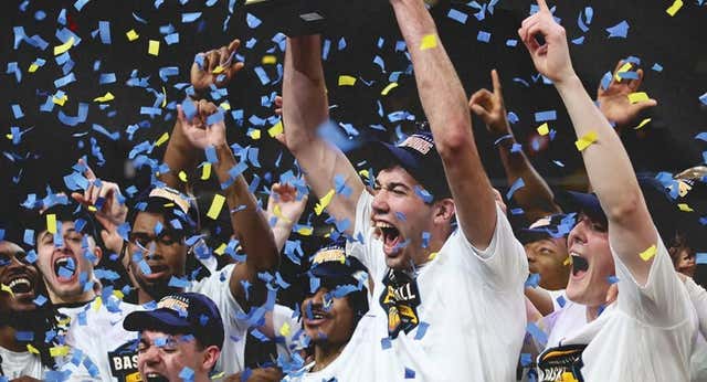 El March Madness hablará español: Álvaro Folgueiras sigue con su impresionante campaña y Valentino Pinedo hace historia