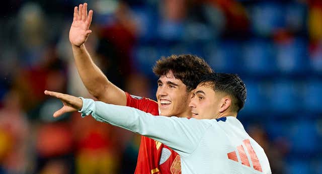 De la Fuente ya tiene a Unai Simón y Robin Le Normand, sorprenderá en una zaga liderada por Cubarsí y se apoyará en un Barça con tres pilares en duda
