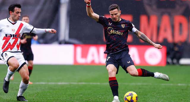 Saúl aplaza una decisión sobre su futuro pero sí da pistas: “Se nota que estoy contento en el Sevilla”