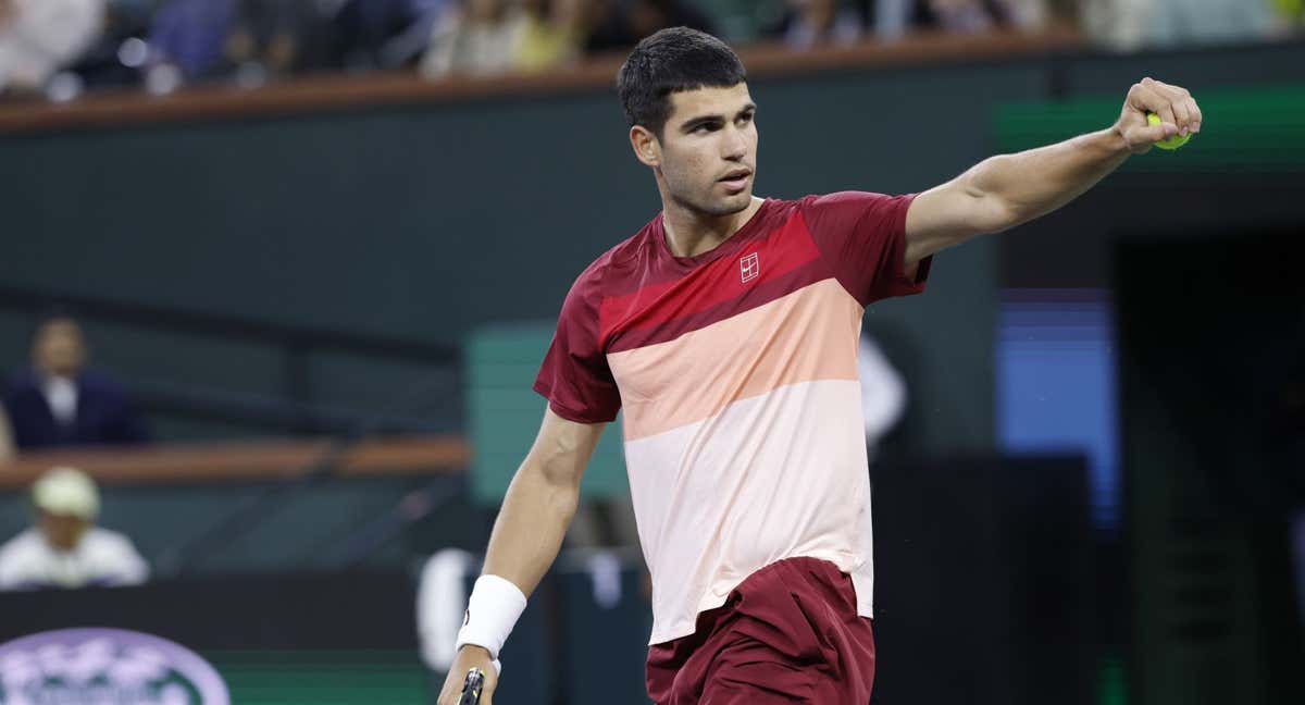 Carlos Alcaraz reacciona tras ganar el punto de partido en el duelo ante Dimitrov./Efe