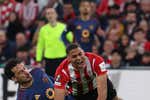 Una polémica expulsión de Hummels a los 11 minutos cambia el rumbo del partido del Athletic