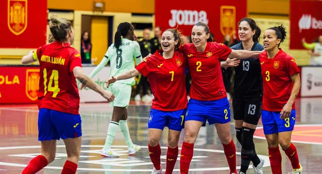 España supera a Portugal en el primero de dos amistosos