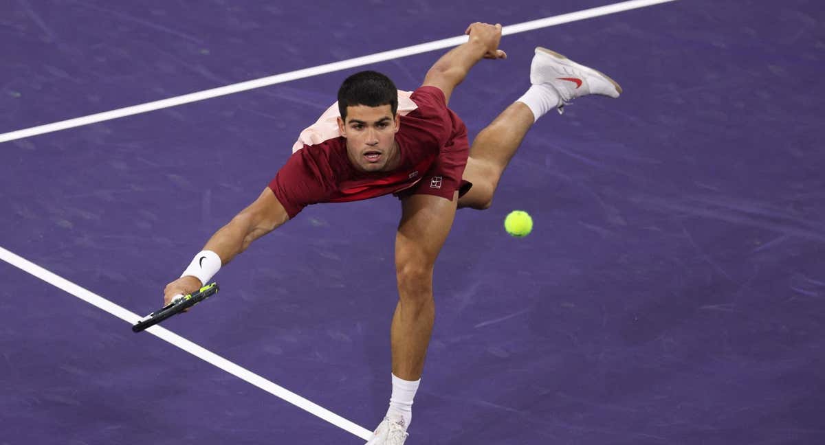 Carlos Alcaraz, durante su duelo de cuartos de final de Indian Wells. /AFP