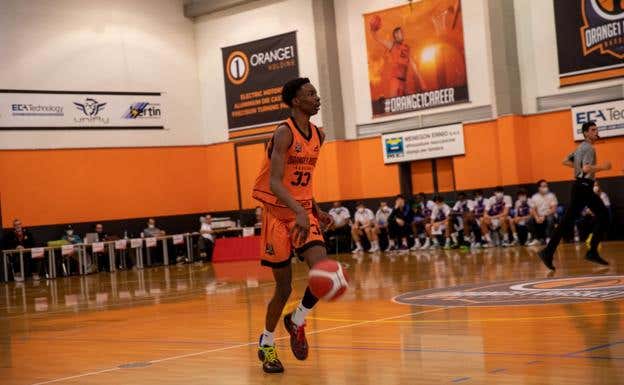 Dame Sarr en un torneo de 2021, cuando se enfrentó tanto a Real Madrid como Barcelona. Cedida por Giacomo Rossi | Orange1 Basket Bassano