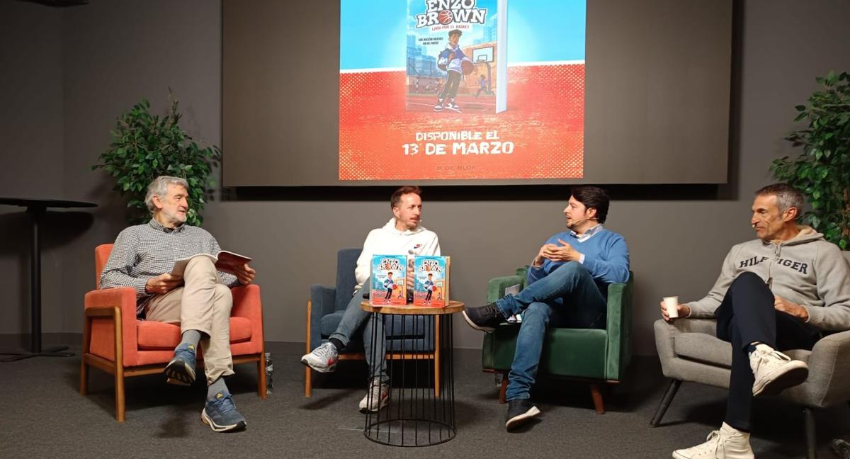 Pablo Lolaso, en la presentación de su nuevo libro 'Enzo Brown'.