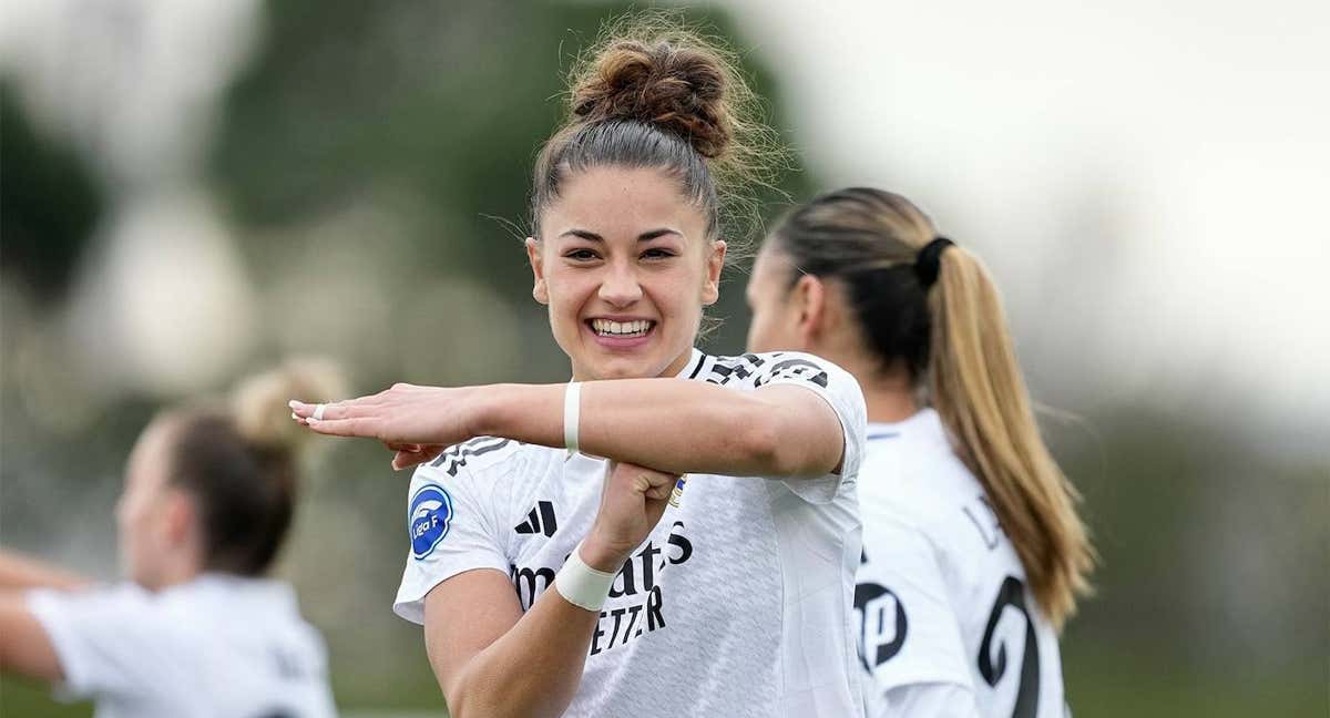 Carla Camacho, jugadora del Real Madrid, celebra su gol con el Real Madrid ante el Deportivo Abanca en el Di Stéfano. /LIGA F