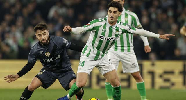 Johnny Cardoso y Lo Celso se ponen en ‘modo derbi’: se quedarán en Sevilla para recuperarse