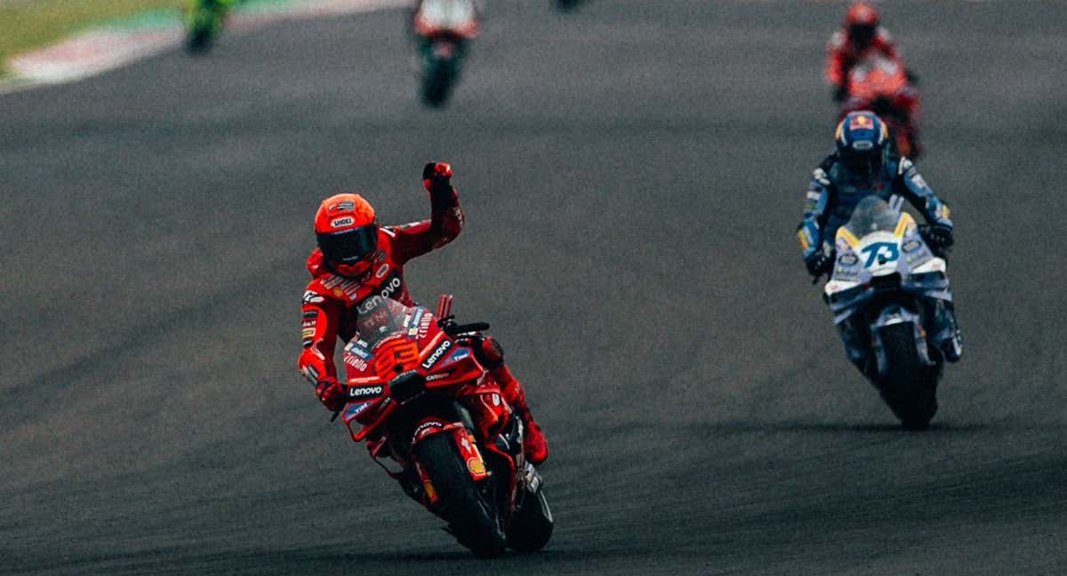 Marc Márquez iguala las 90 victorias de Ángel Nieto y suma un nuevo doblete de los hermanos