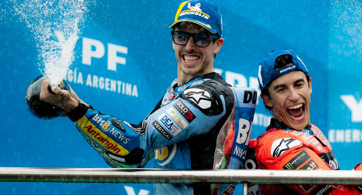 Hermanos Márquez en el podio de Argentina.