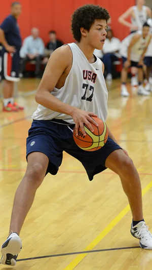 Alex Reese con la camiseta de Estados Unidos. USABASKETBALL.